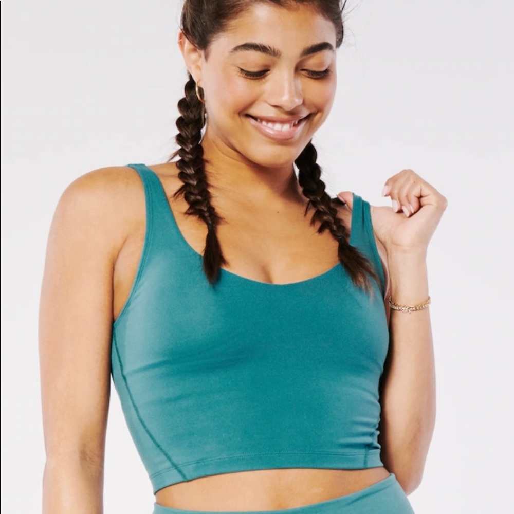 Gilly Hicks Go Recharge Longline Plunge Tank